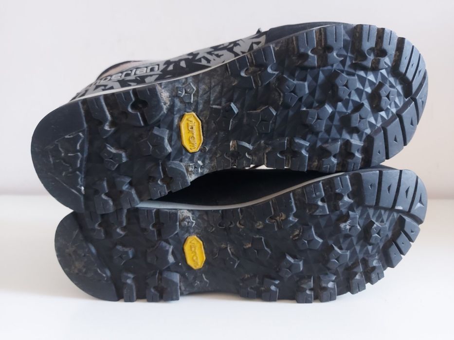 Zamberlan 39 номер стелка 25 см.Gore-tex.Vibram подметка.Катерене