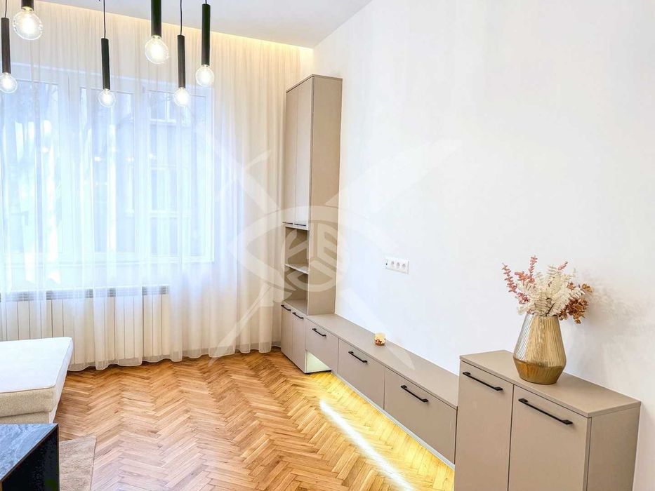 Продава се Тристаен апартамент в София, Център - 90 кв.м за 2805 €/кв.м - Снимка #5