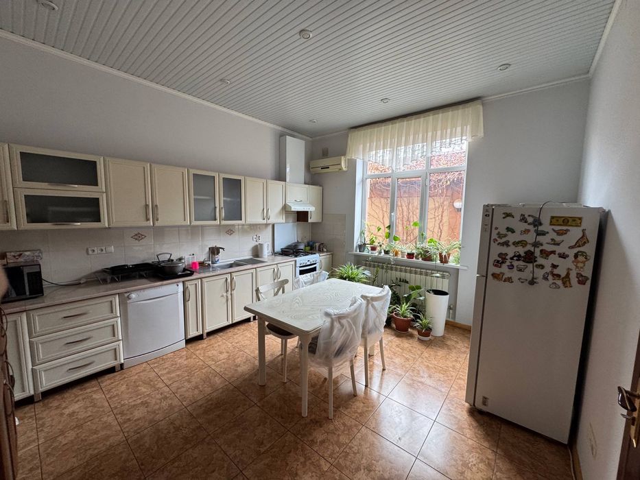 Сзади Мирабад Авеню сдаётся Дом на Аренду!