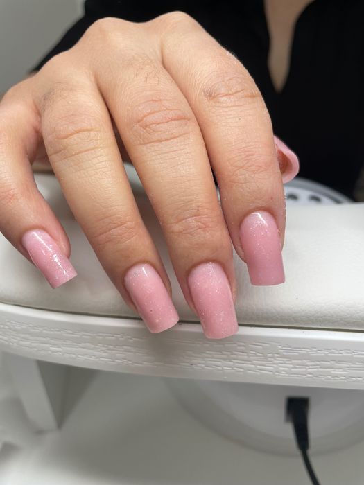 Нужны модели на маникюр и на наращивание