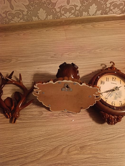 Продаю. Часы настенные