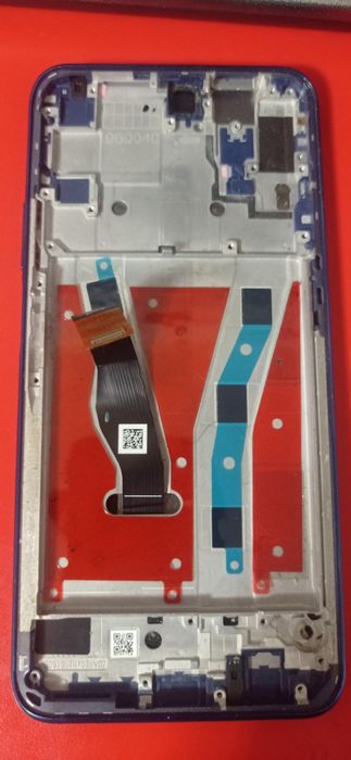 Дисплей с корпусом Huawei с выдвижной камерой