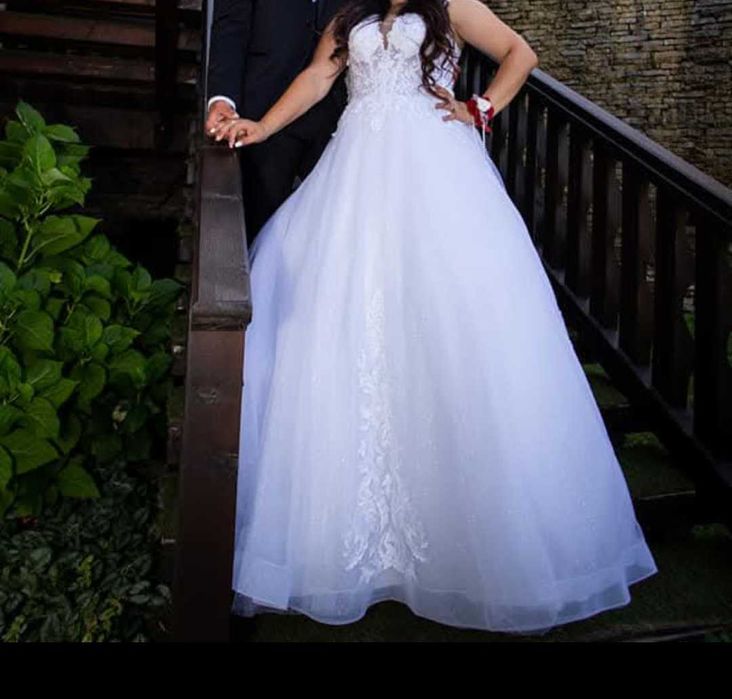 Продавам Сватбена Рокля – Принцеса Модел