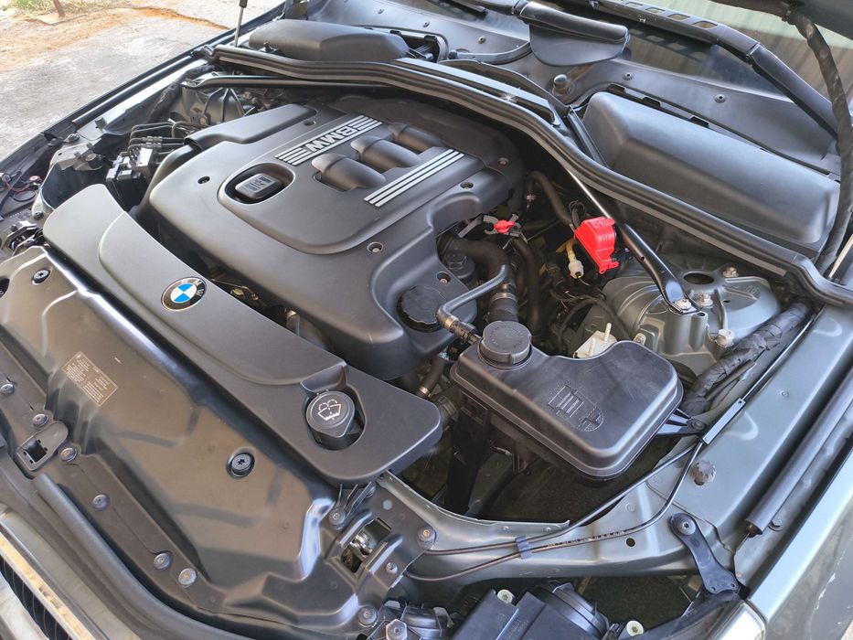 BMW E60 an 2006 Decembrie motor 2000 diesel