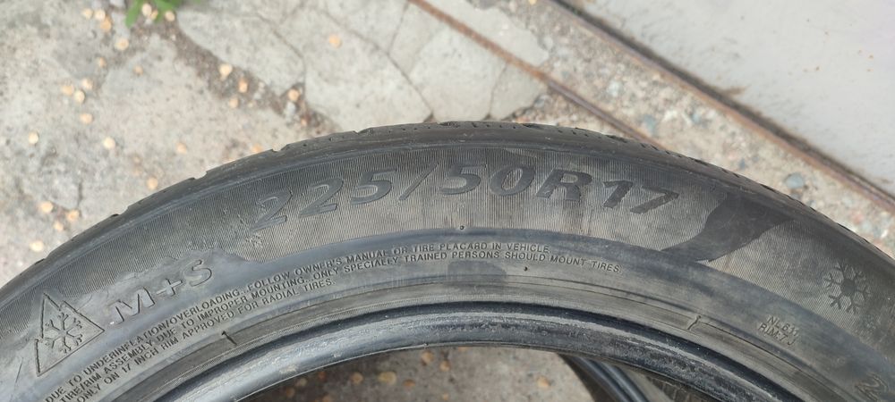 Пара зимних шин 225/50R17