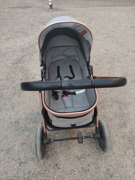 Коляска с люлькой