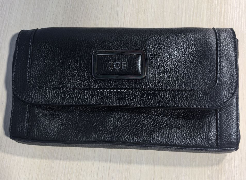 Клатч кожаный зернистый