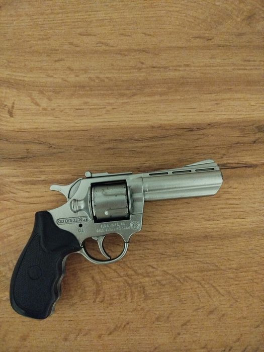 Метален пистолет с капси