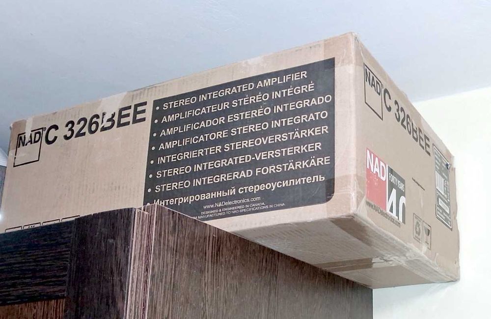 Vind amplificator de top  NAD C-326BEE,  negru, fara telecomanda