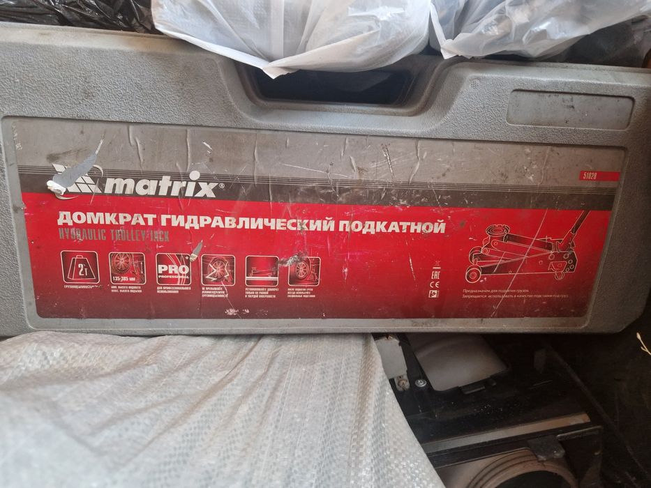 Продам домкрат мощный