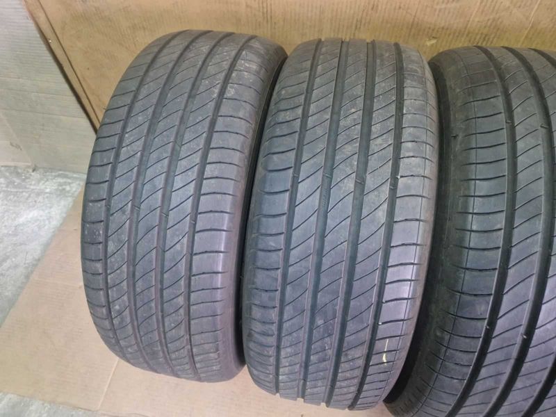 4 Michelin R17 205/50
летни гуми
DOT0120