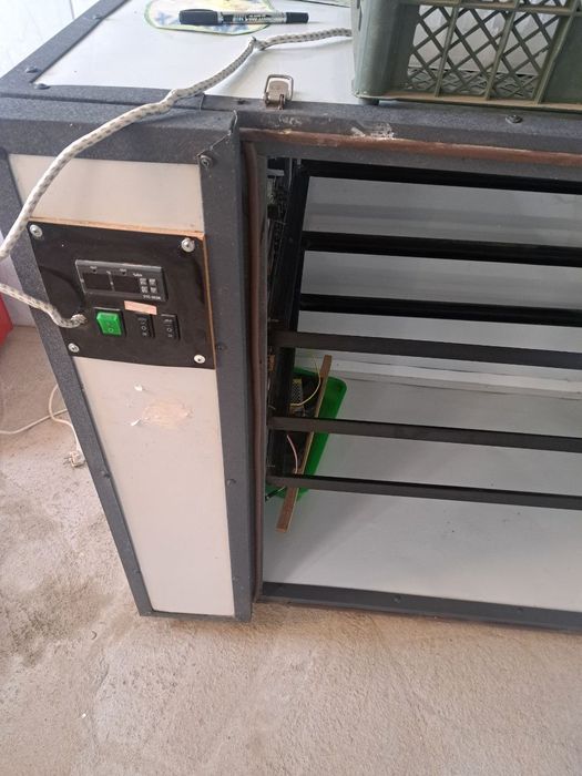 Инкубатор Хазина 528