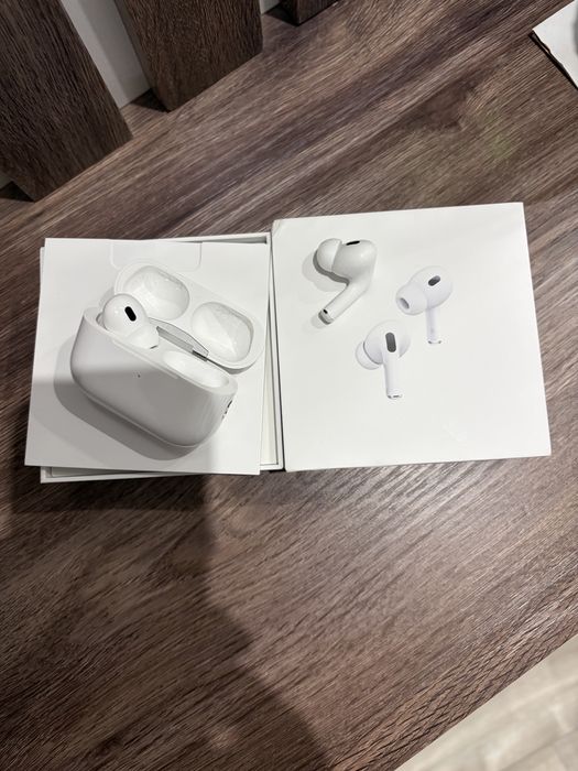 Xiaomi Poco F9 Ultra и Airpods pro 2
