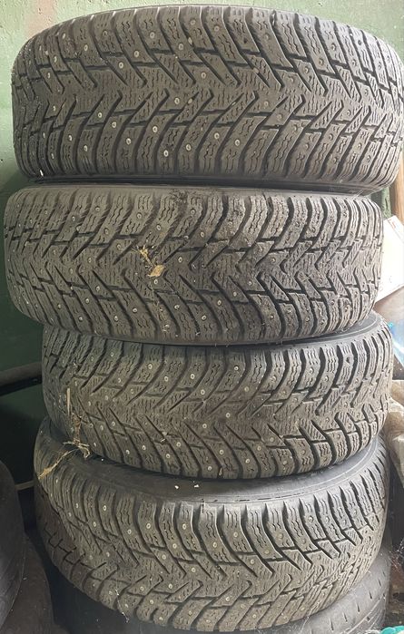 Продам комплект резины на литье R15