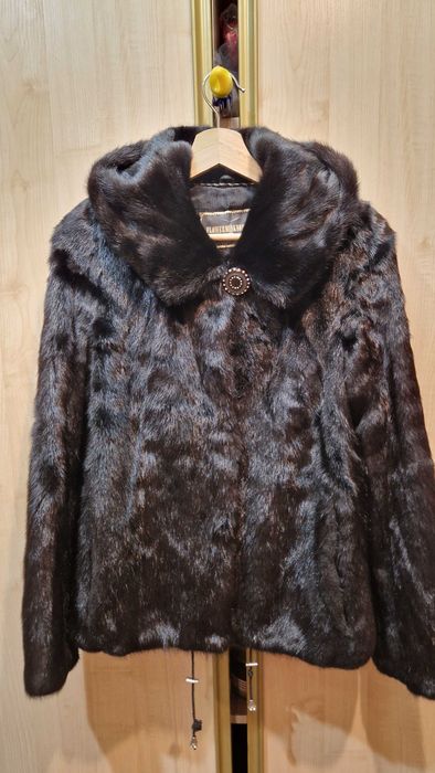 Продам укороченную шубку из черной норки