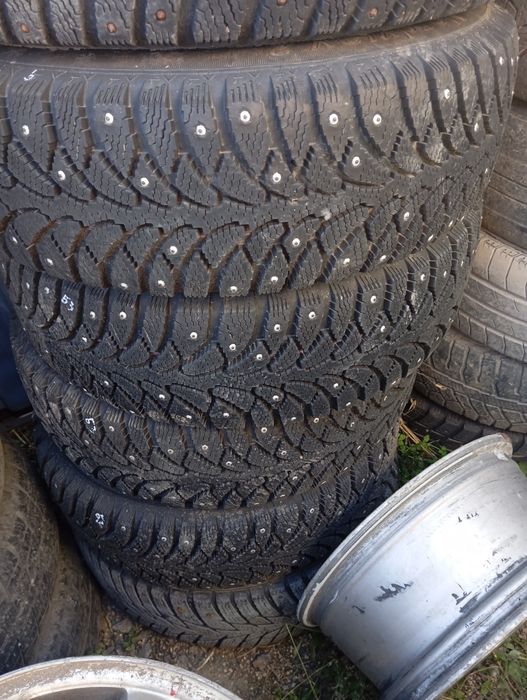 Продам шины с дисками на Ауди б3 80