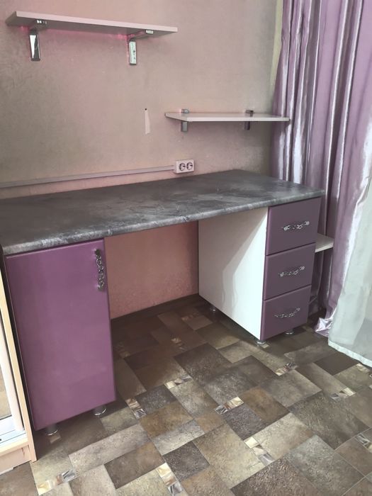 Продам шкафы и стол б/у