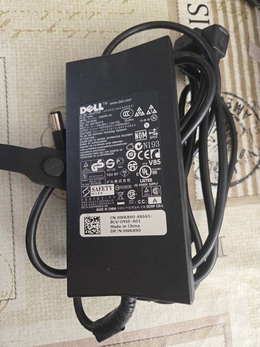 Продавам зарядни за Лаптопи