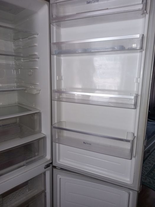 Срочно продам холодильник LG