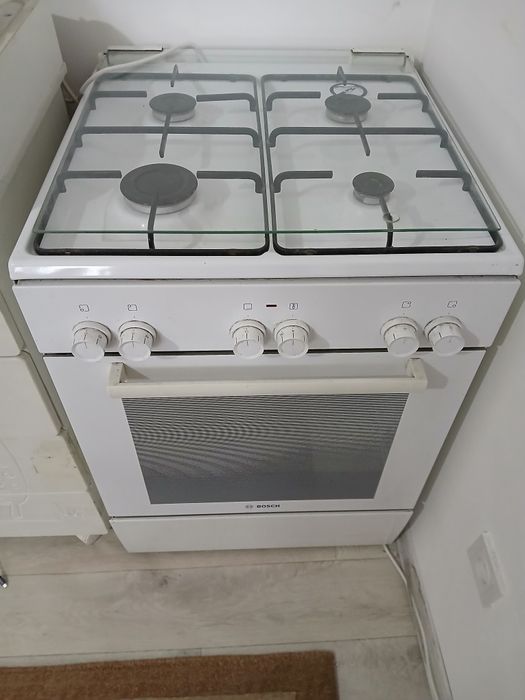 Газовая плита с электрической духовкой