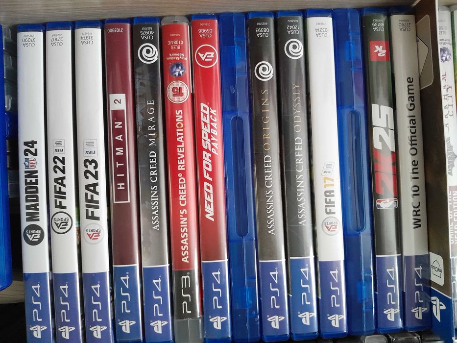 Vând jocuri PS4 și  PS3 aproape noi(stare foarte bună).