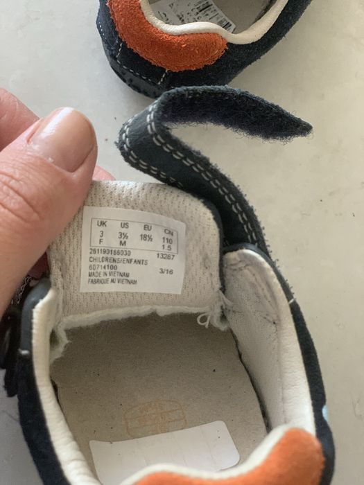 Обувки за прохождане на Clarks