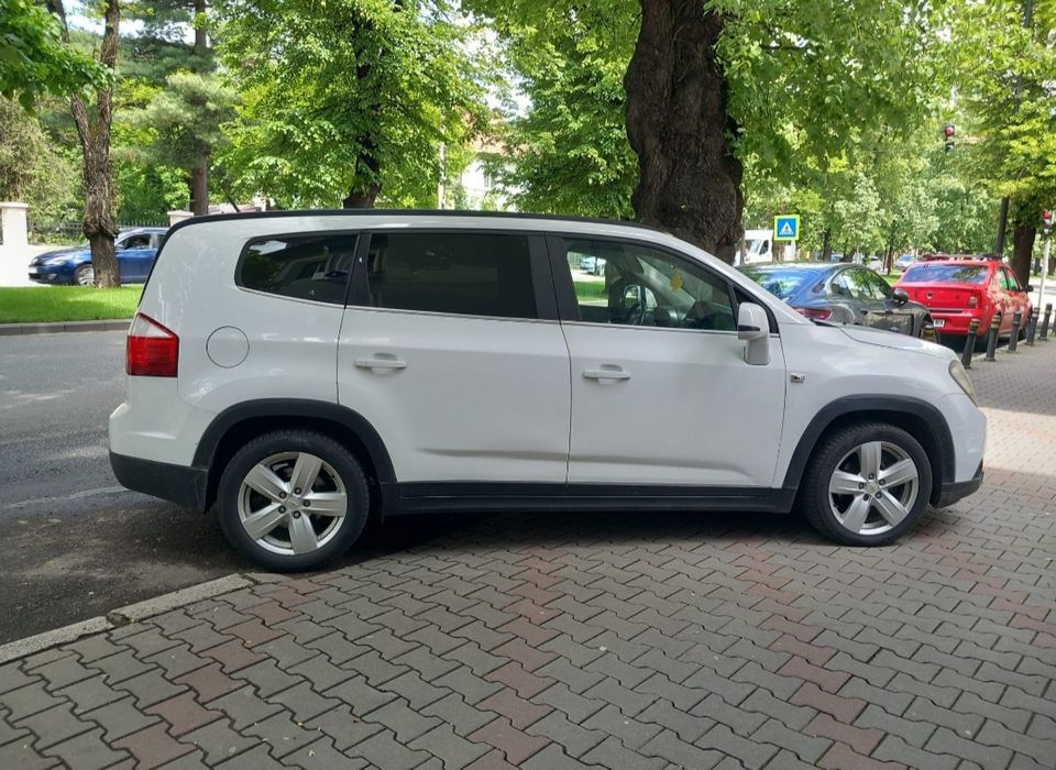 CHEVROLET Orlando 2011 — imagine 3