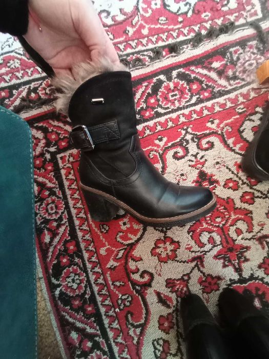 Дамски боти с ток