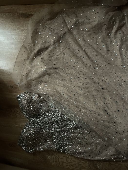 Рокля с камъни Loretti