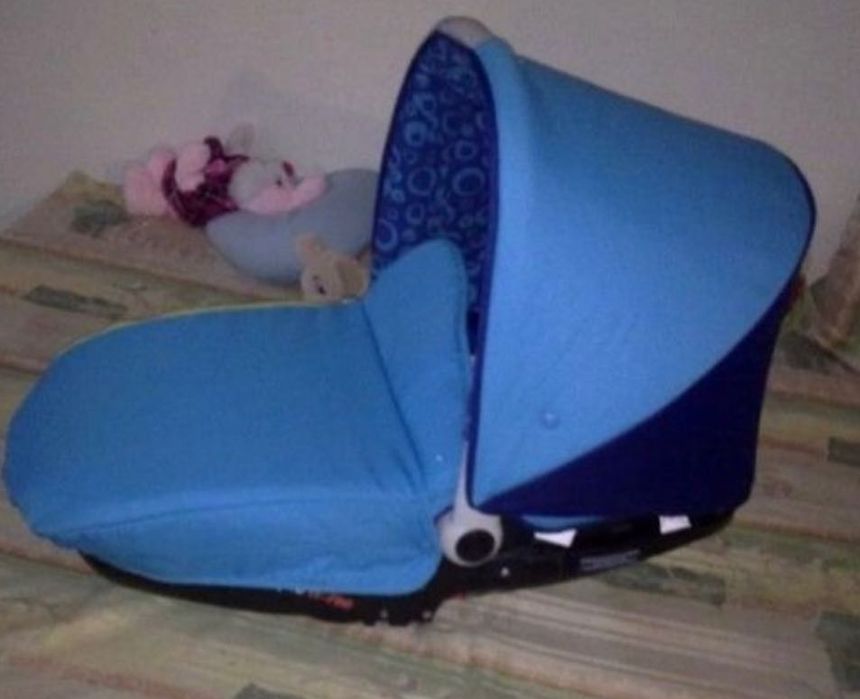 Бебешка количка в две части