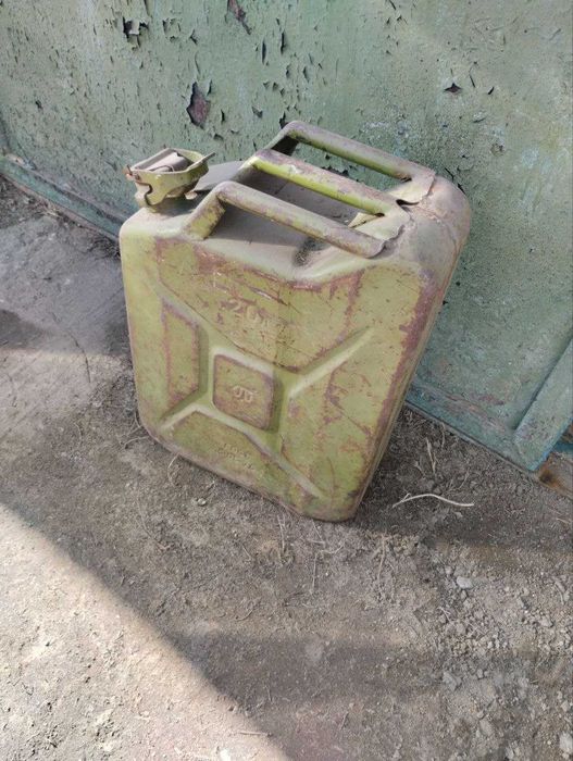 Канистра для бензина