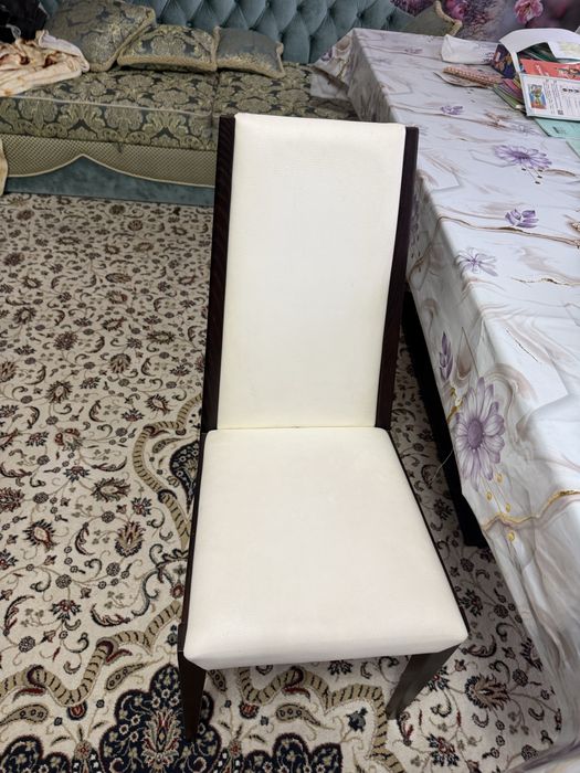 Продаи стол со стульями