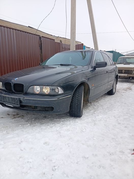 БМВ е39 на полном ходу!