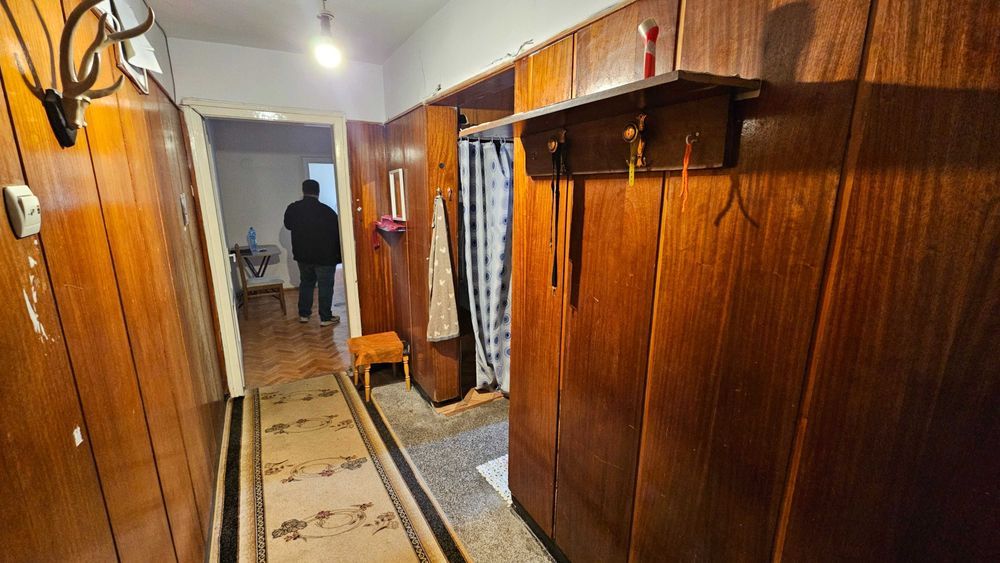 Продава се Двустаен апартамент в Разград, Център - 63 кв.м за 1174 €/кв.м - Снимка #4