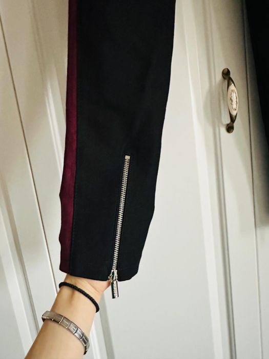 Pantaloni de dama Versace eleganti / casual , masura M / L , Noi