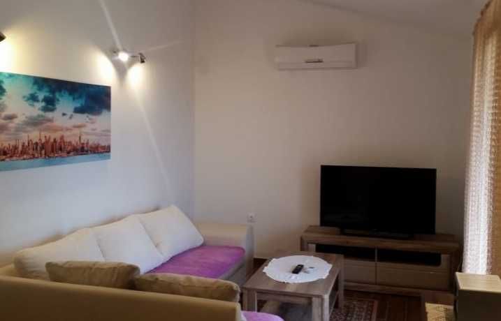 Дава се под наем Двустаен апартамент в Пловдив, Център - 45 кв.м за 168.3 € - Снимка #2