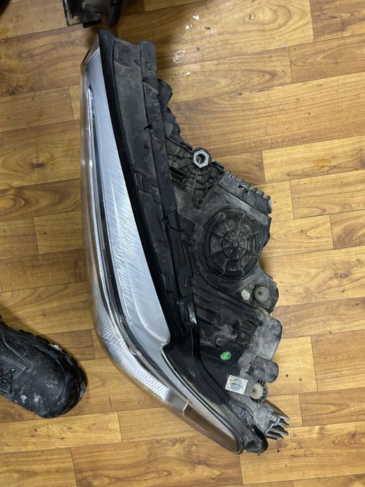 Передние фары BMW G30