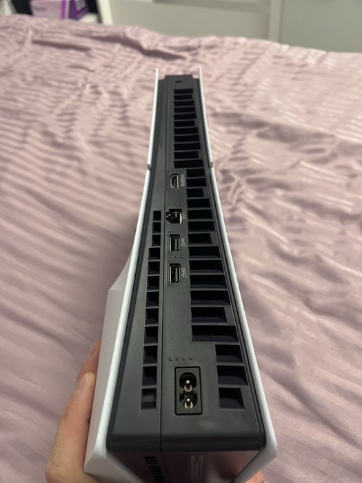 Vând PS5 Sony D-Chassis White Slim