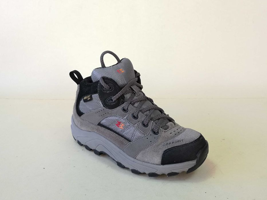 Bocanci PIELE 33 34  ghete munte copii dama GARMONT GoreTex 750 Ron