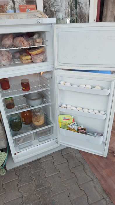 Холодильник "Indesit". САМОВЫВОЗ