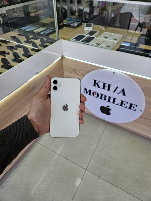 Iphone 11.         .