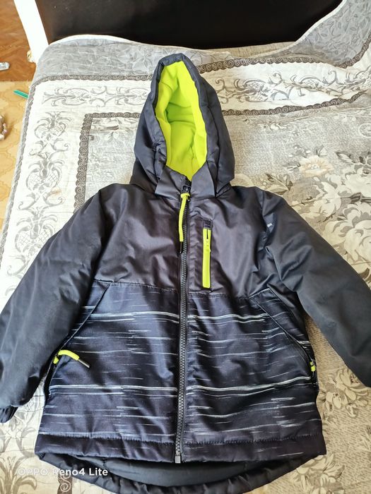 Продам куртку на мальчика