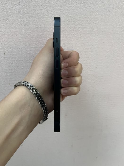 Продам Iphone 14 256gb