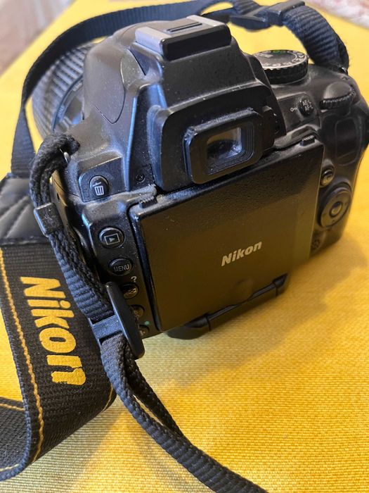 Фотоапарат Nikon D5000