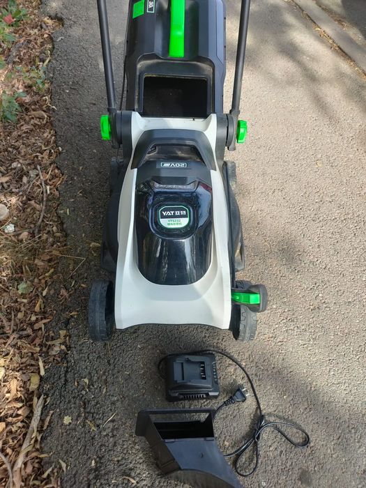 Газонокосилка электрическая