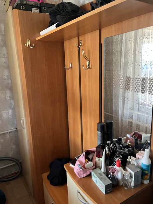Продам шкаф для прихожей