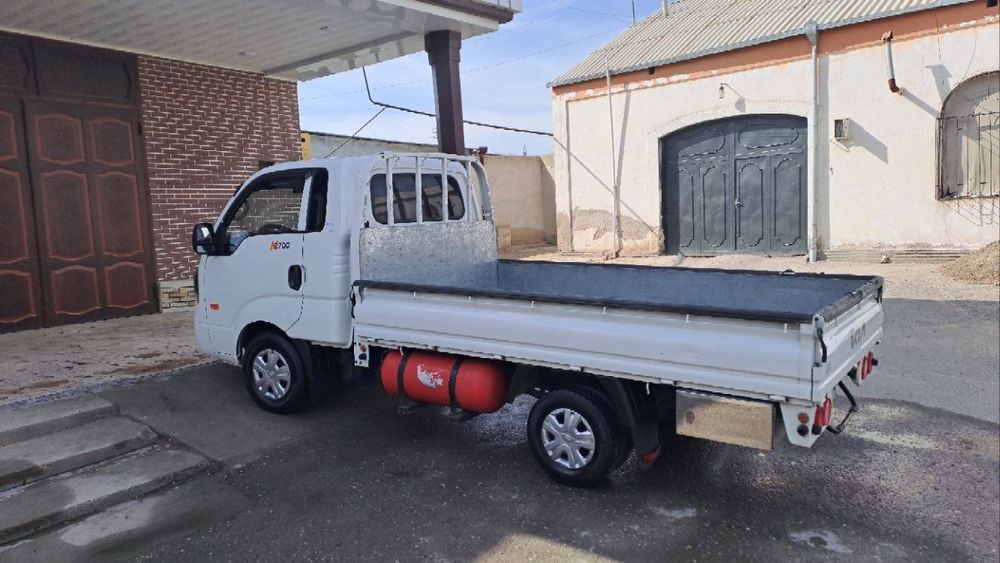 Киа бонго полни нахаду