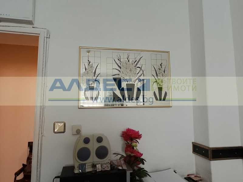 Продава се Тристаен апартамент в София, Център - 75 кв.м за 2618 €/кв.м - Снимка #12