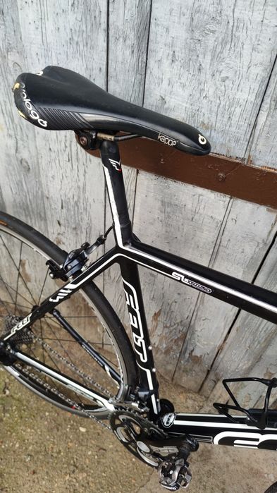 Шосеен велосипед Felt f75