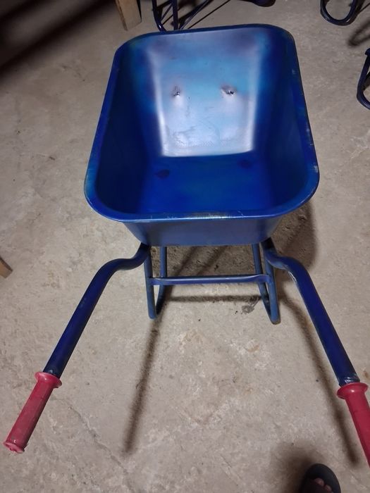 Arava choksiz hitoyga o'hshatib ishlangan